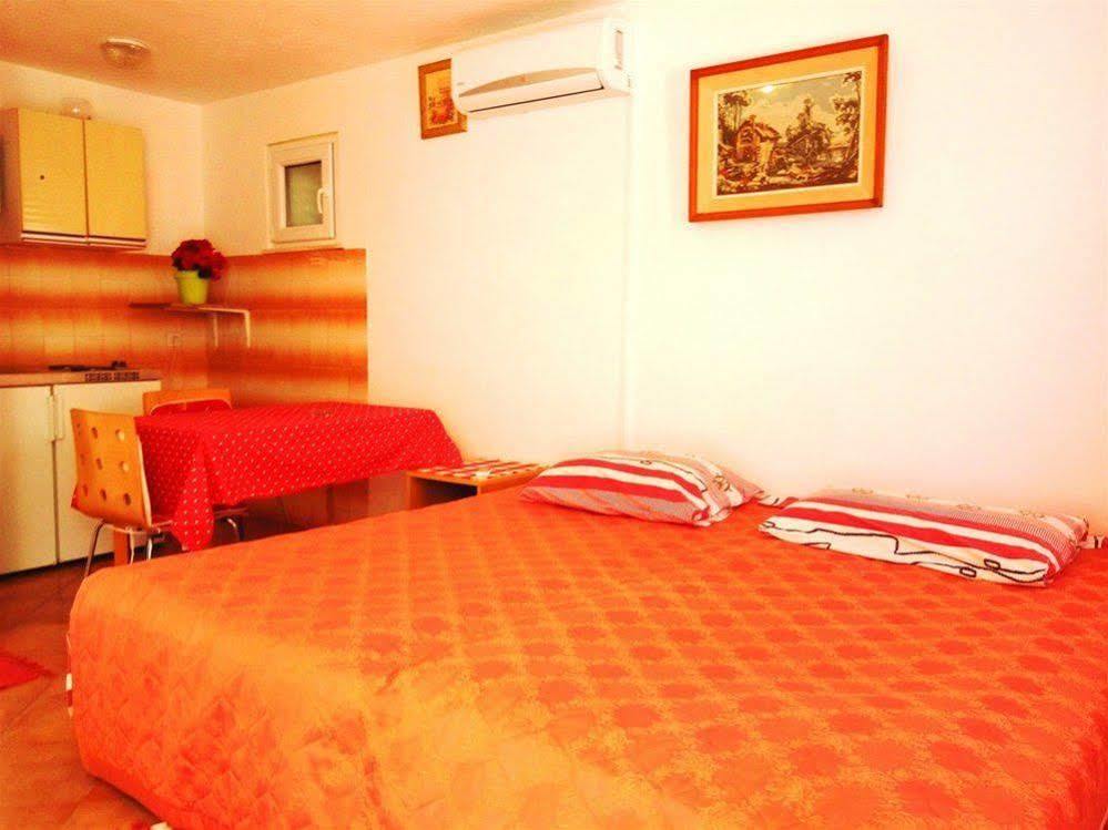 Guest House Kate Mlini Kültér fotó
